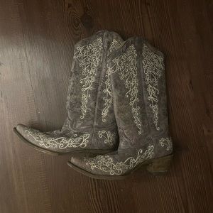 Size 11, great cowboy boots!